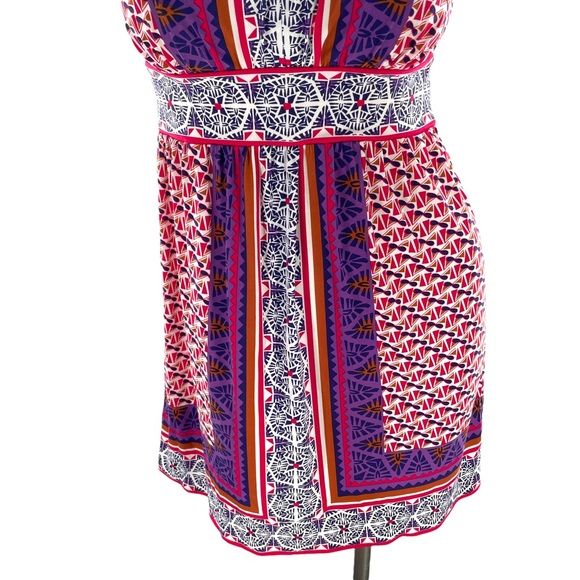 Maggie London Sleeveless Halter Style Dress with Front Cutout in Size 4 - Picture 6 of 11